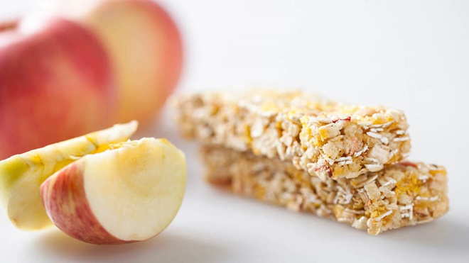 cereal bar with apple